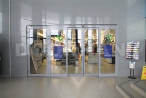 Дверные системы.Алюминиевые. Распашные и маятниковые двери